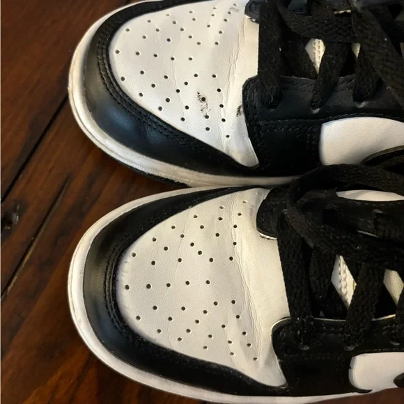 Black and White Nike Dunks - Picture 2 of 3